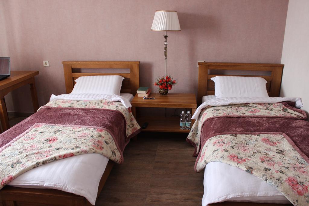 Barin House Hotel Szumi Kültér fotó
