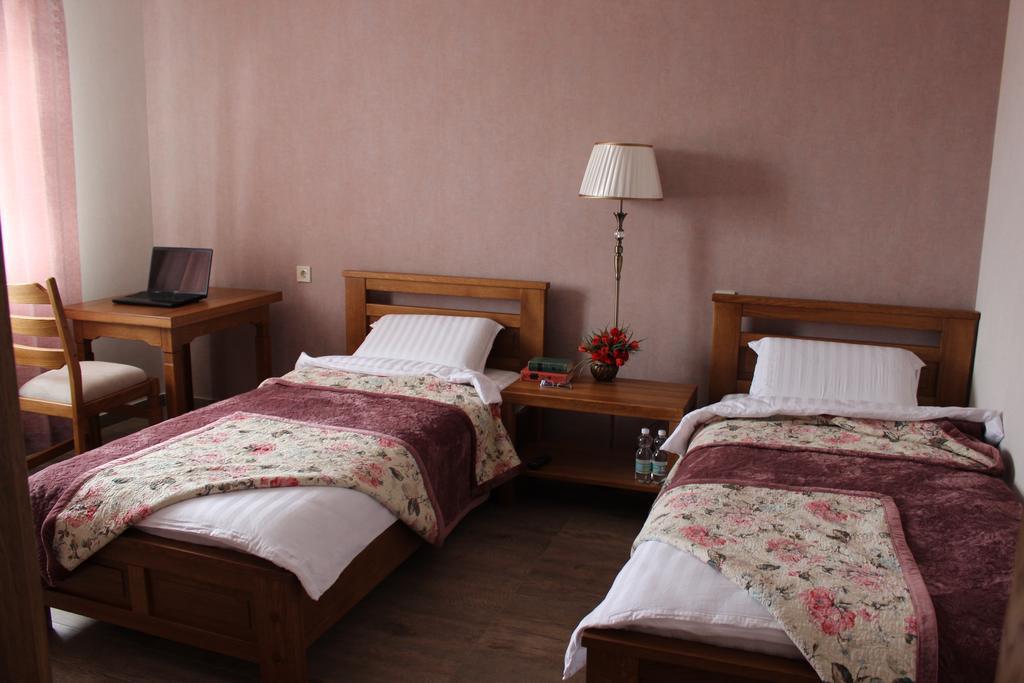 Barin House Hotel Szumi Kültér fotó